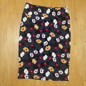 NEW Lularoe fitted skirt grey with flowers Large
